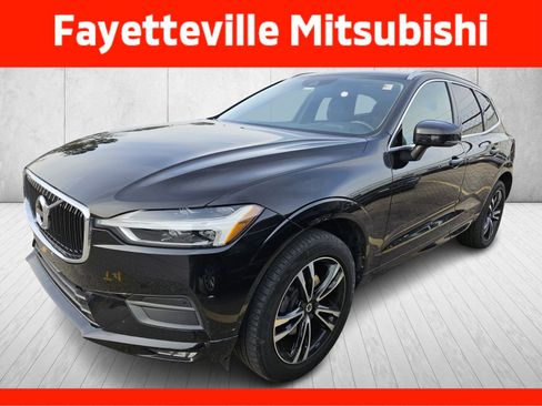 Used 2021 Volvo XC60 T5 Momentum image 3