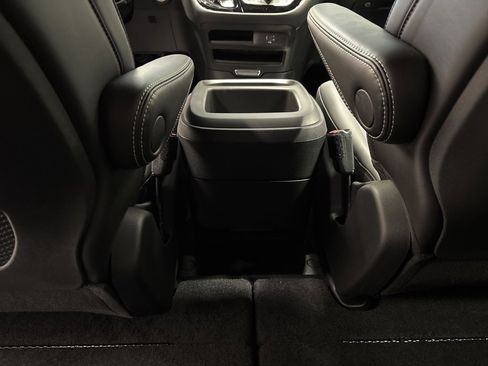 New 2026 Chrysler Pacifica Select image 35