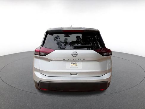 Used 2025 Nissan Rogue SV image 12