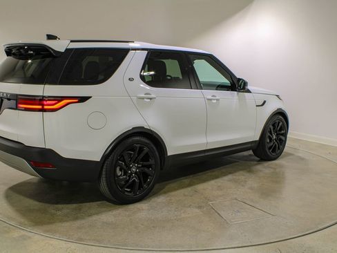 Used 2025 Land Rover Discovery S AWD/4WD image 5