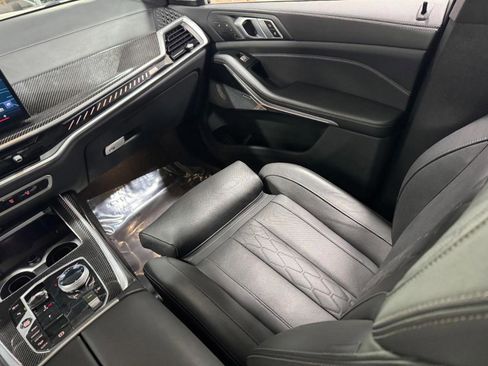 Used 2024 BMW X7 M60i w/ Executive Package image 18