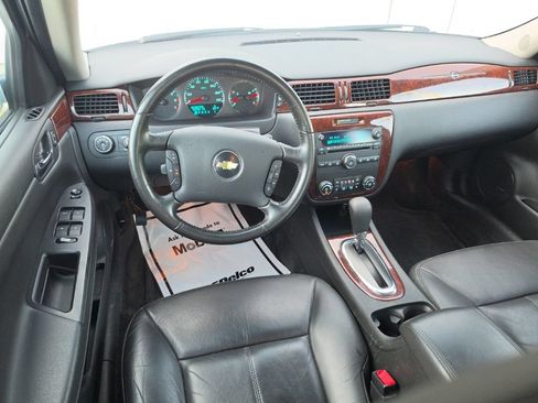 Used 2011 Chevrolet Impala LT w/ Luxury Edition Package FWD image 5