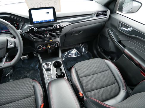 Used 2023 Ford Escape ST-Line image 11