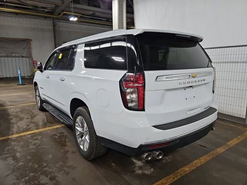 Used 2023 Chevrolet Suburban Premier image 4