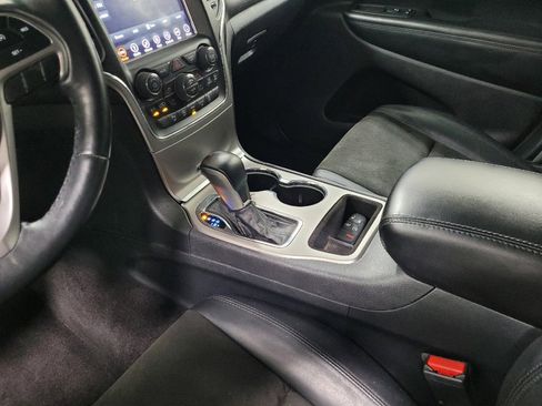 Used 2018 Jeep Grand Cherokee Altitude RWD image 26