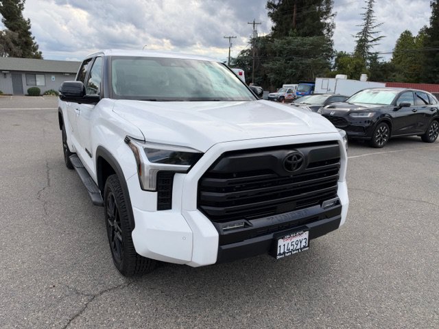 Used 2024 Toyota Tundra Limited AWD/4WD image 19