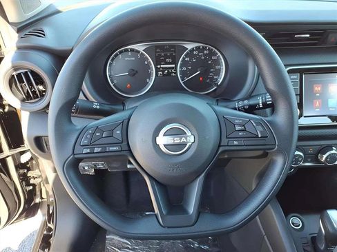 New 2025 Nissan Kicks Play S image 17