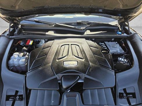 Used 2019 Porsche Cayenne w/ Premium Plus Package image 28