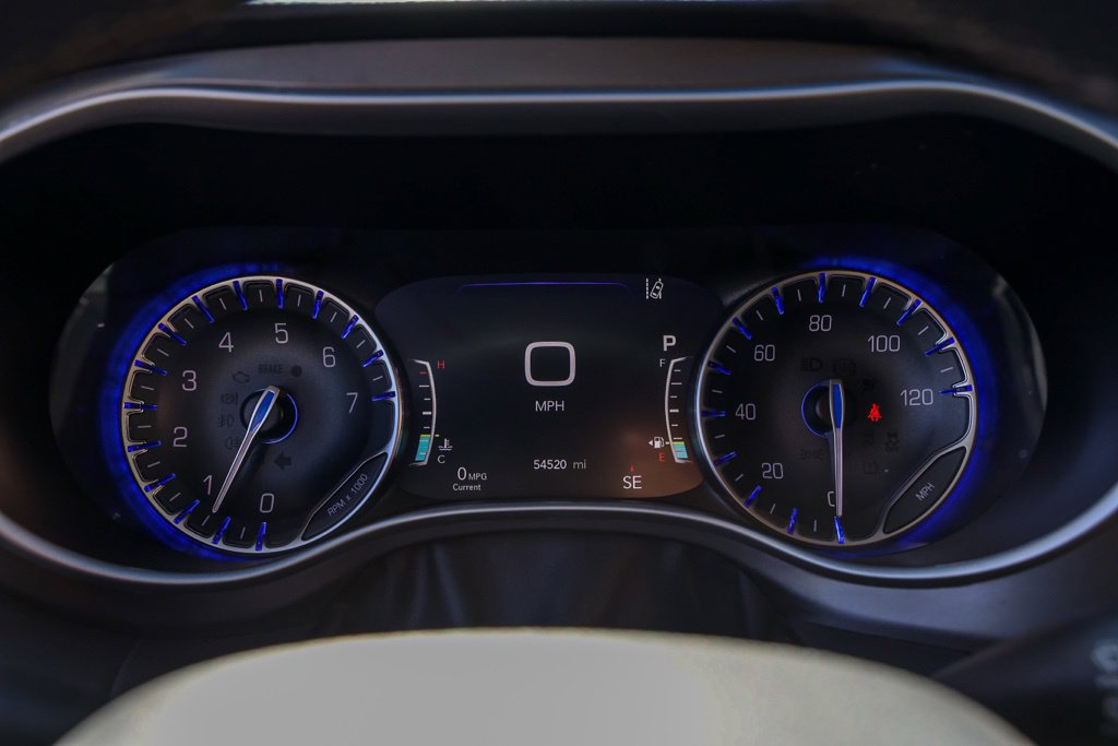 Used 2024 Chrysler Pacifica Touring-L FWD image 27