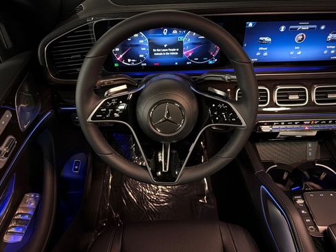 New 2026 Mercedes-Benz GLS 450 4MATIC image 13