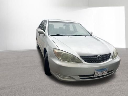 Used 2004 Toyota Camry LE image 3