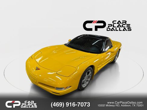 Used 2000 Chevrolet Corvette Coupe w/ Roof Pkg RWD image 4