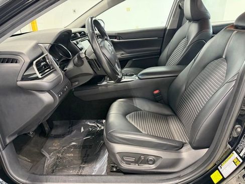 Used 2020 Toyota Camry SE FWD image 9