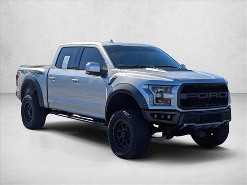 Used 2019 Ford F150 Raptor w/ Equipment Group 802A Luxury image 3