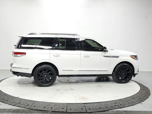 Used 2024 Lincoln Navigator Premiere image 8