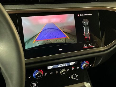 Used 2025 Audi Q3 2.0T Premium w/ Convenience Package image 4