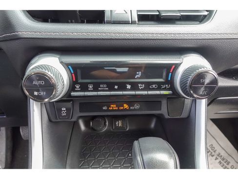Certified 2023 Toyota RAV4 LE AWD/4WD image 15