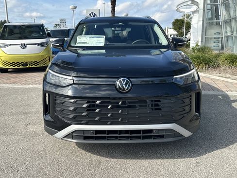 New 2026 Volkswagen Tiguan S FWD image 3