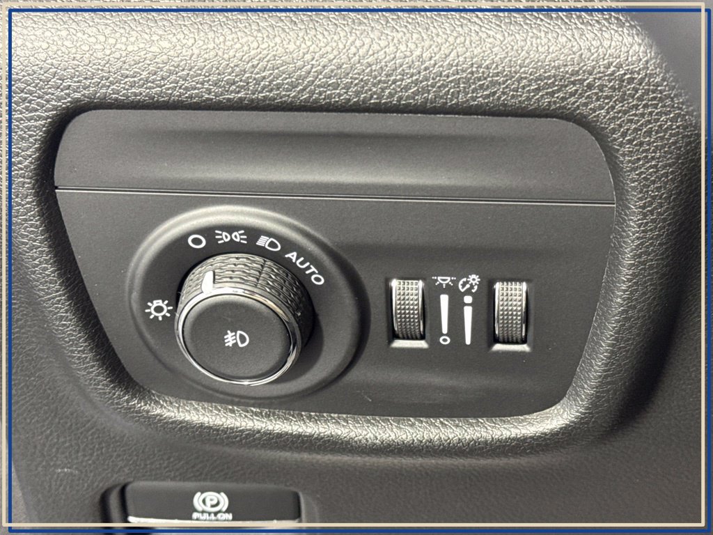 Used 2026 Jeep Grand Cherokee Limited AWD/4WD image 20