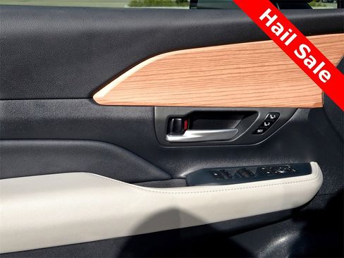 Used 2024 Toyota Grand Highlander Limited image 34