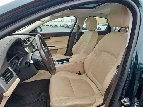 Used 2017 Jaguar XF Prestige AWD/4WD image 3