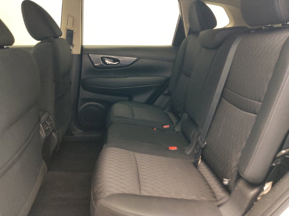 Used 2018 Nissan Rogue SV FWD image 18