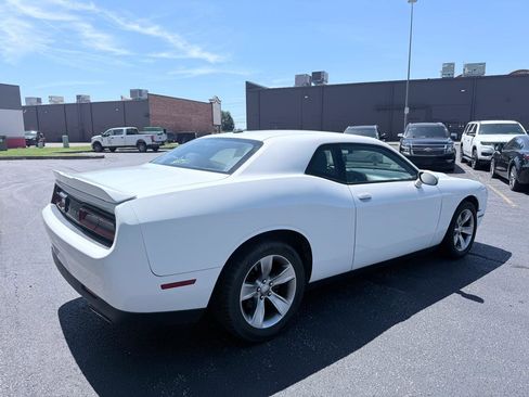 Used 2018 Dodge Challenger SXT RWD image 5