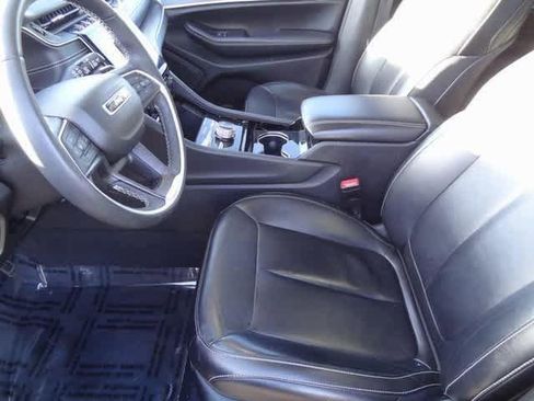 Used 2023 Jeep Grand Cherokee Limited image 6