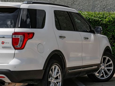 Used 2016 Ford Explorer Limited image 12