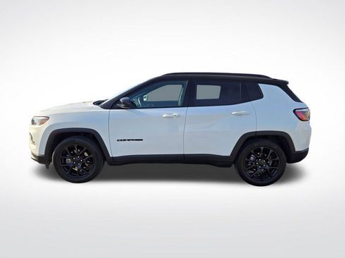 Used 2022 Jeep Compass Altitude w/ Convenience Group image 9