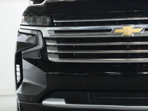 Used 2021 Chevrolet Tahoe High Country w/ Premium Package AWD/4WD image 7