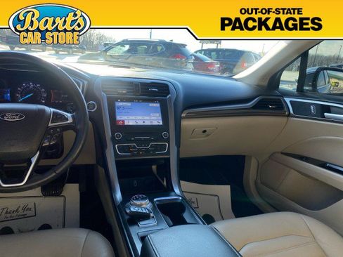 Used 2017 Ford Fusion SE w/ Fusion SE Technology Package image 22