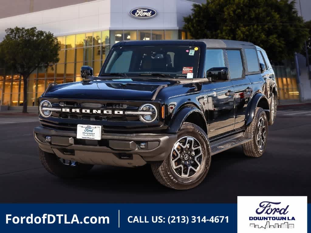Certified 2026 Ford Bronco Outer Banks AWD/4WD image 1