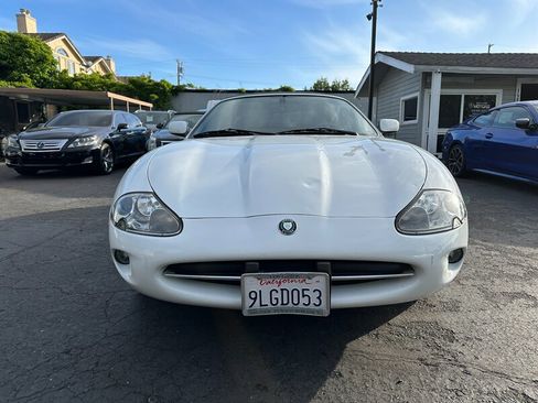 Used 2000 Jaguar XK8 Convertible image 2
