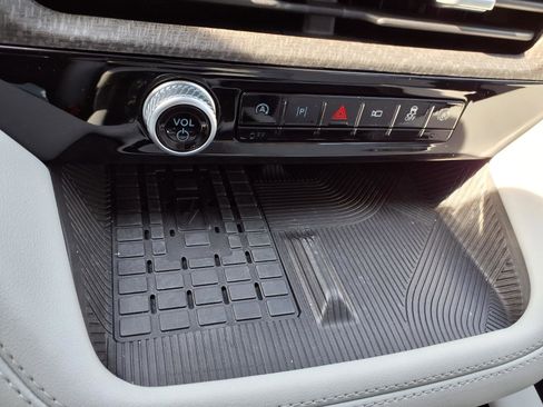 Used 2025 Ford Explorer Platinum w/ Ultimate Package image 6