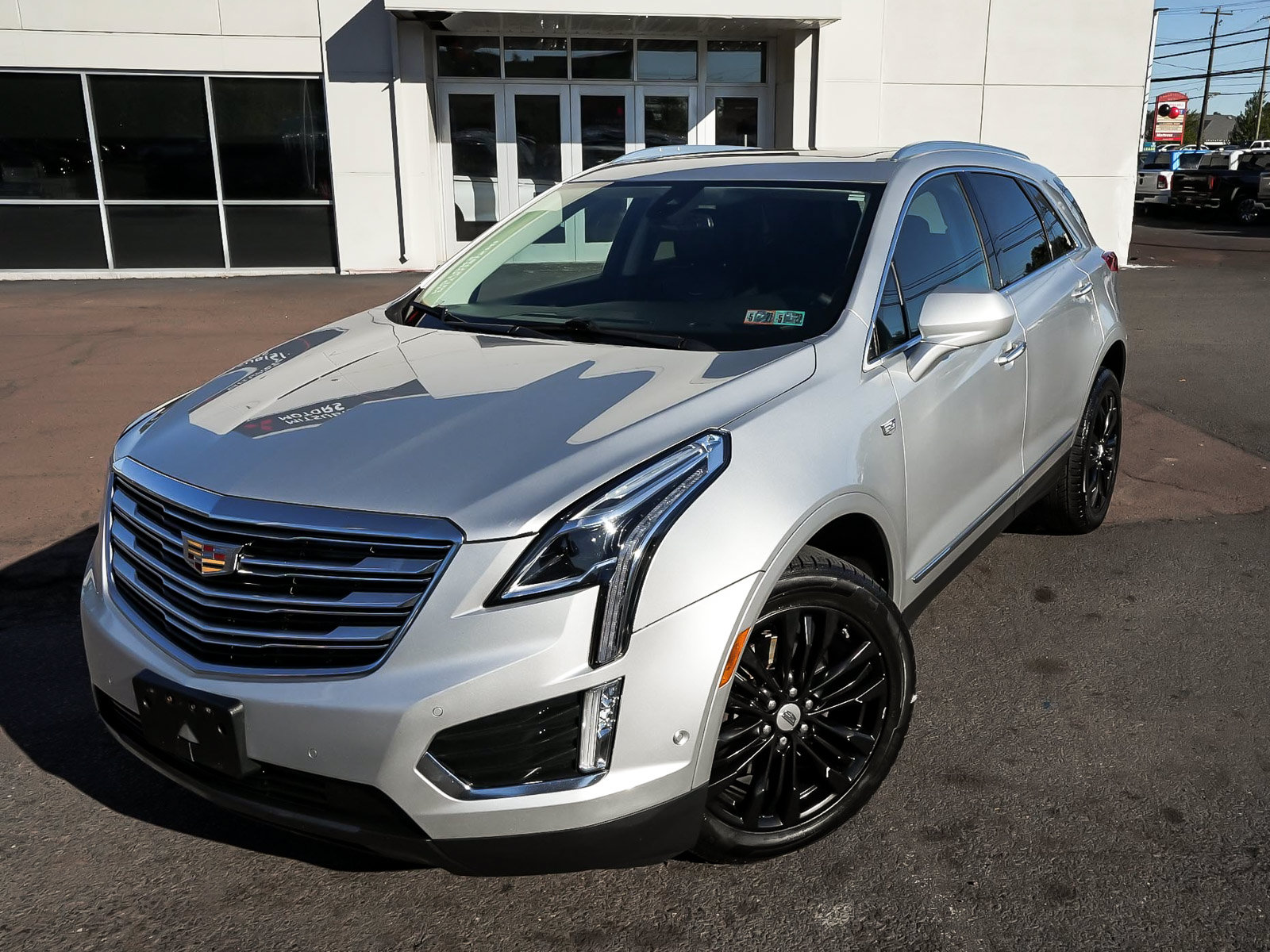 Used 2018 Cadillac XT5 Premium Luxury w/ Driver Assist Package AWD/4WD image 8
