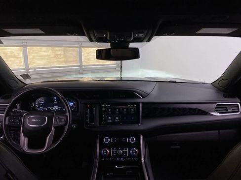 Used 2022 GMC Yukon XL Denali image 12