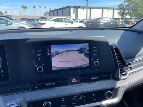 Used 2025 Kia Sportage LX image 23