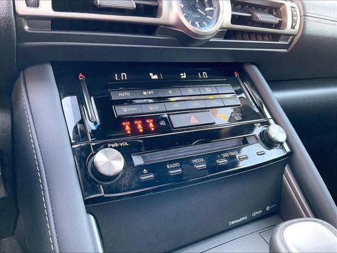 Used 2022 Lexus IS 300 w/ Premium Package image 33