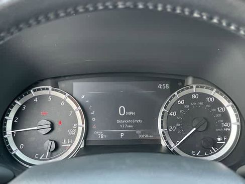 Used 2023 Toyota Highlander XLE AWD/4WD image 7