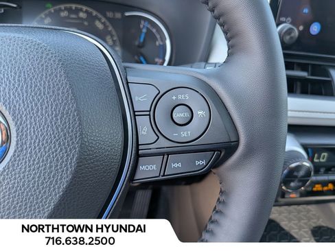 Used 2025 Toyota RAV4 XLE AWD/4WD image 24