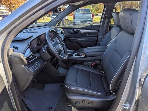 Used 2025 Buick Enclave Preferred image 13