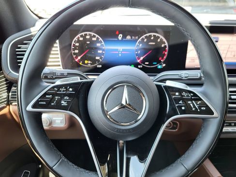 Used 2025 Mercedes-Benz GLS 450 4MATIC image 22