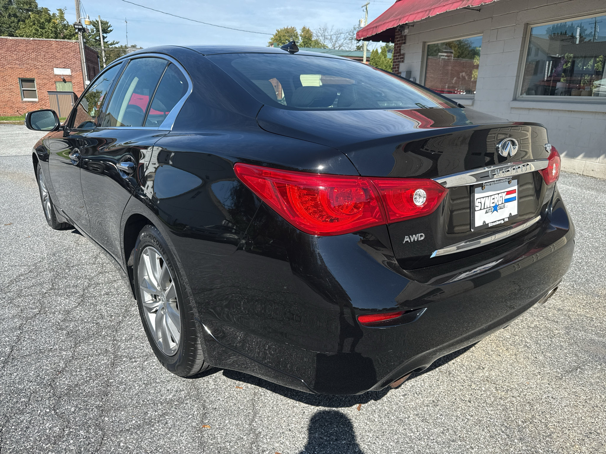 Used 2015 INFINITI Q50 AWD w/ Moonroof Package image 3