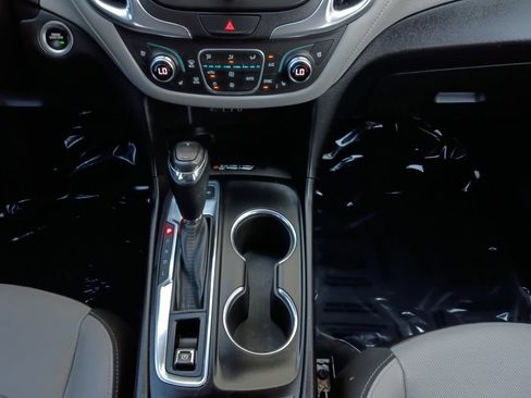 Used 2019 Chevrolet Equinox Premier AWD/4WD image 10