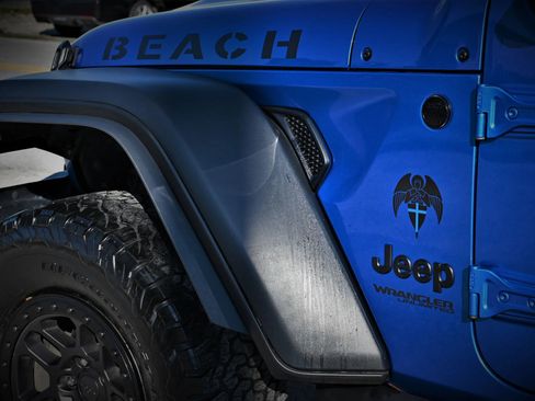 Used 2022 Jeep Wrangler Unlimited Sport w/ Xtreme Recon 35" Tire Package image 8