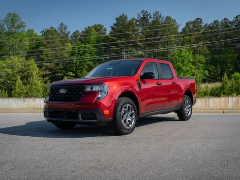 New 2026 Ford Maverick XLT w/ Equipment Group 301A AWD/4WD image 3
