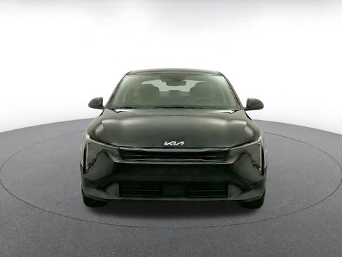 Used 2025 Kia K4 FWD image 2