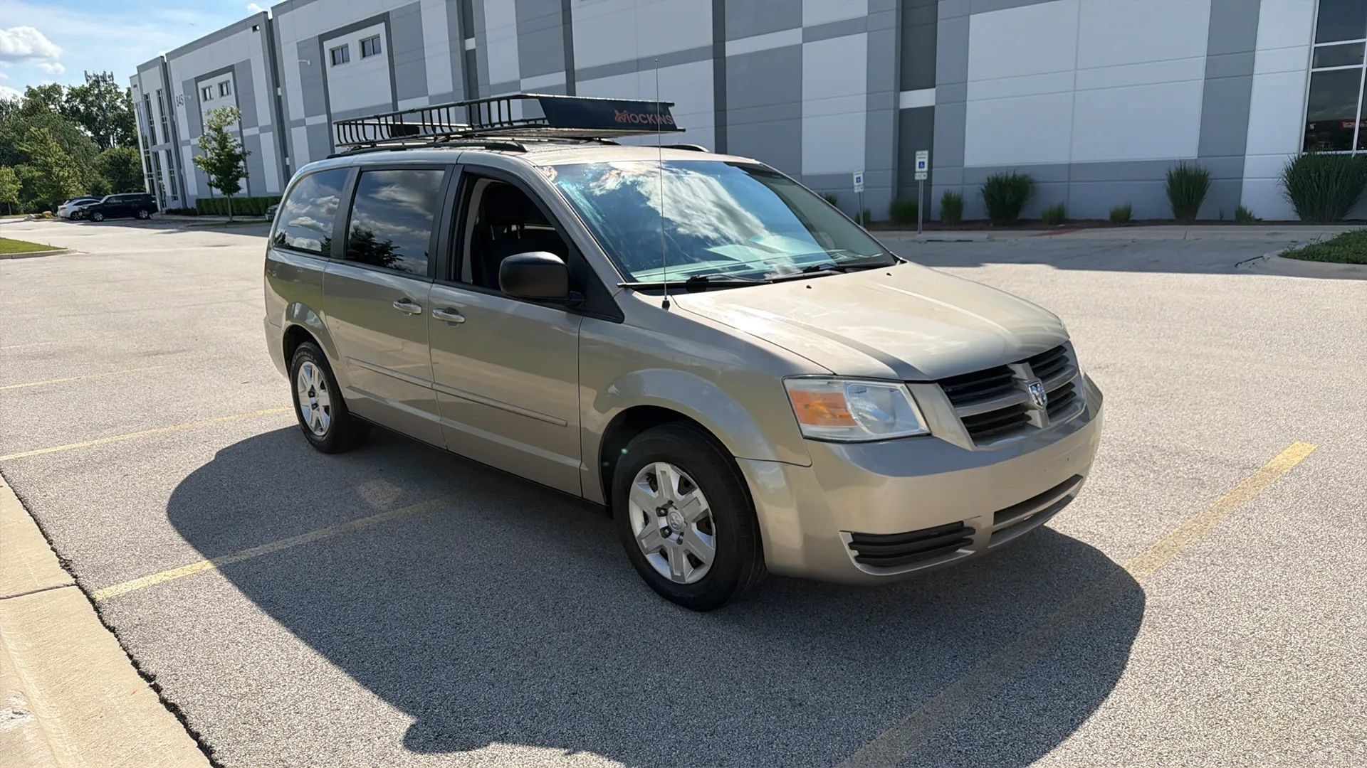 Used 2009 Dodge Grand Caravan SE w/ Climate Group FWD image 3