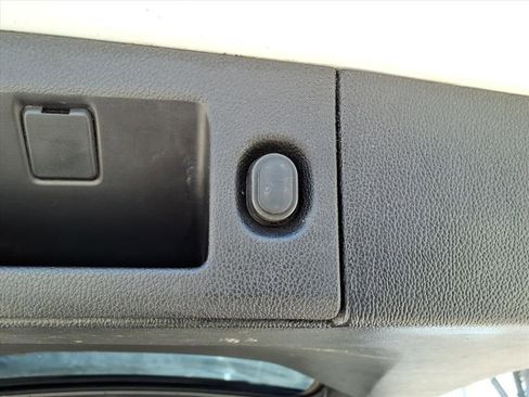 Used 2019 Chevrolet Suburban LT image 32